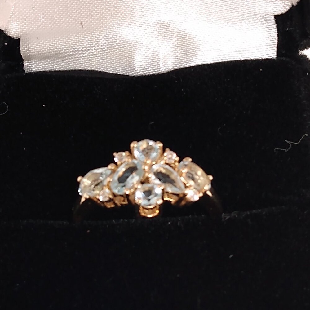 Solid 10k yellow gold ,blue topaz - Picture 5 of 6